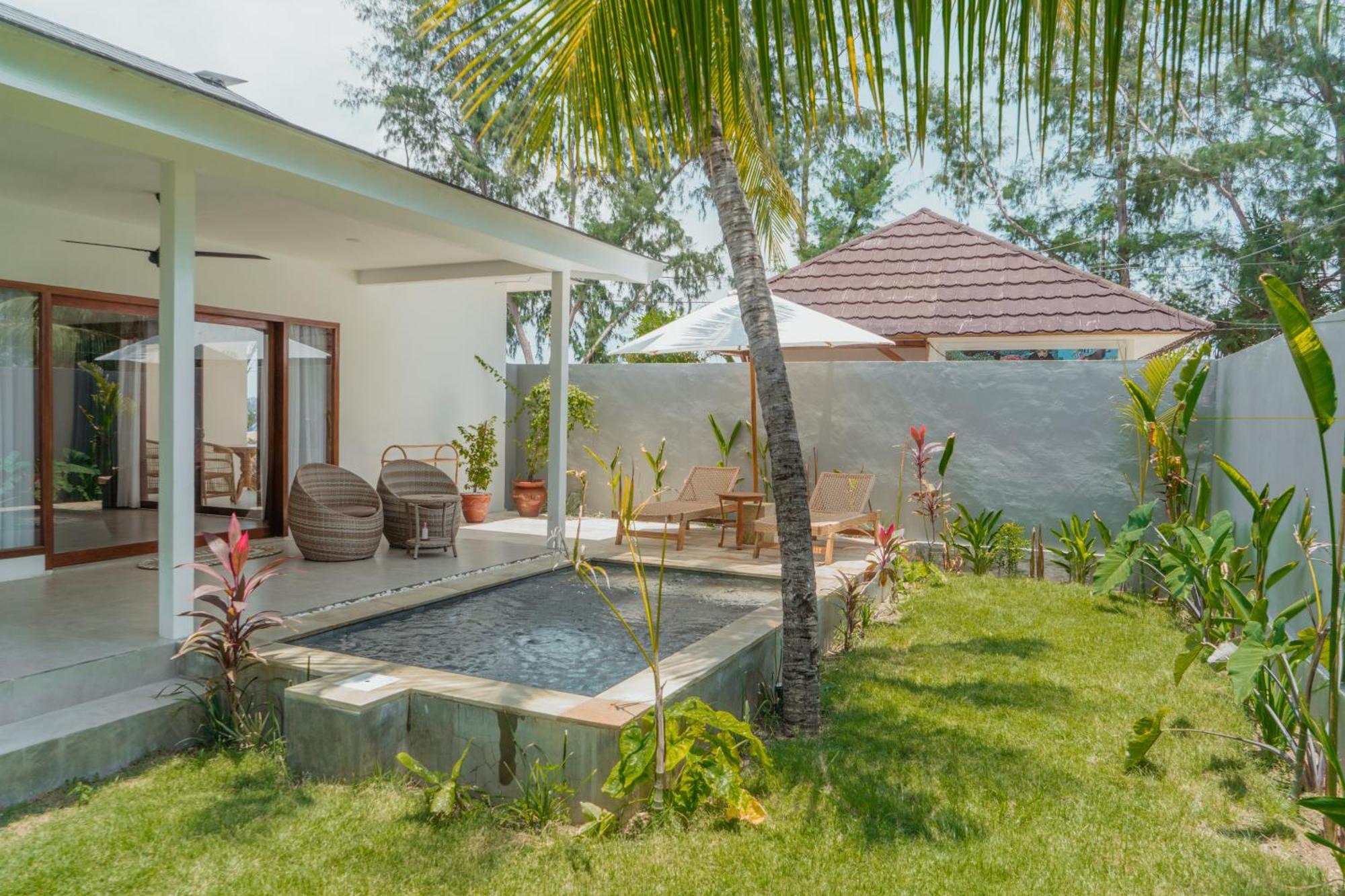 Sunscape Villa - Beachfront And Private Pool Gili Air Exterior foto