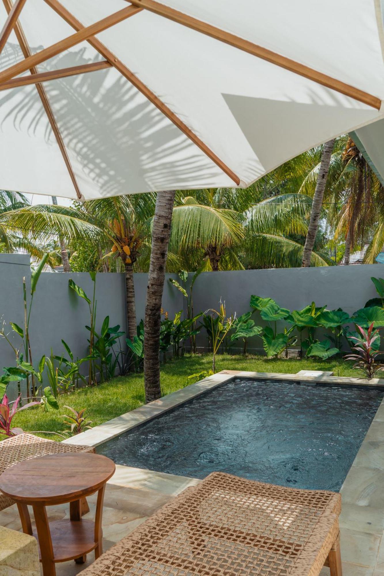 Sunscape Villa - Beachfront And Private Pool Gili Air Exterior foto